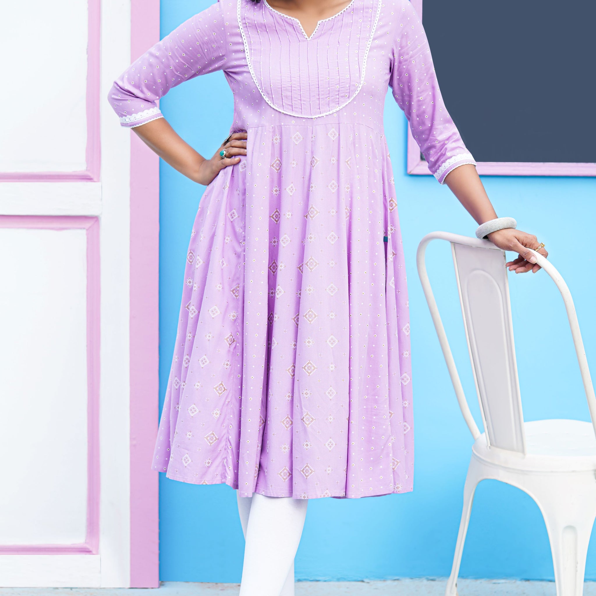 Women's Lilac Viscose Embroidered Kurta